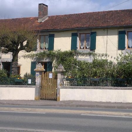 La Maison Jaune Bed and Breakfast Bouresse Esterno foto